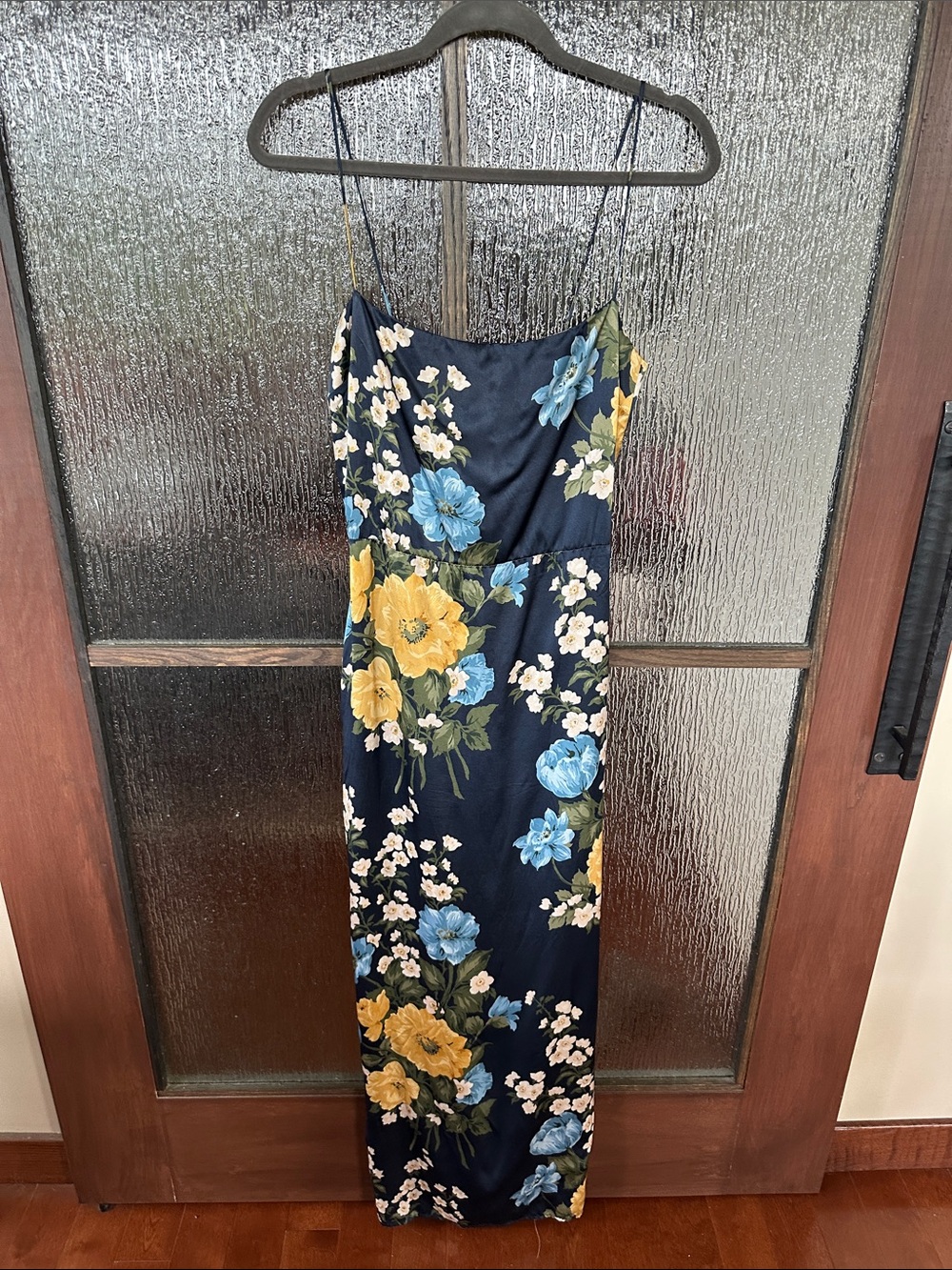 Reformation Navy Frankie Silk Dress
Navy Floral Slip Maxi Dress Sz 4. - Picture 6 of 14